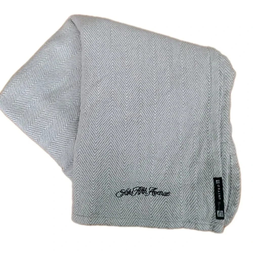 United Airlines X Saks Fifth Avenue Polaris Class Inflight Cabin Blanket